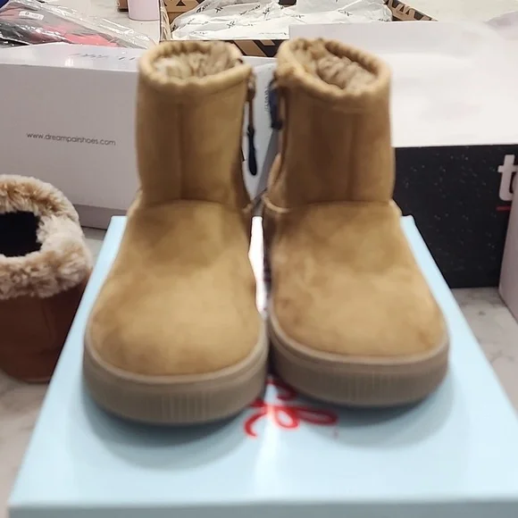 [Cat&Jack]  Toddler Arlo Boots - Picture 2 of 8